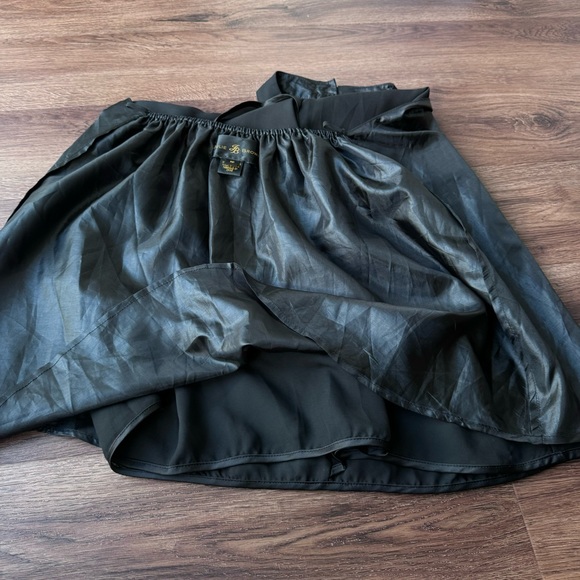 Julie Brown Sleeveless Ruffle Halter Top Black - Picture 11 of 11